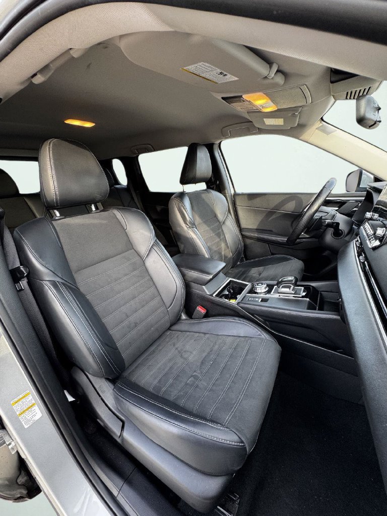 Used 2024 Mitsubishi Outlander SE AWD/4WD image 32