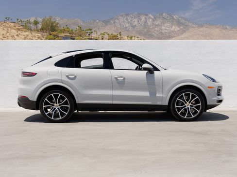 Certified 2023 Porsche Cayenne Platinum Edition AWD/4WD image 8