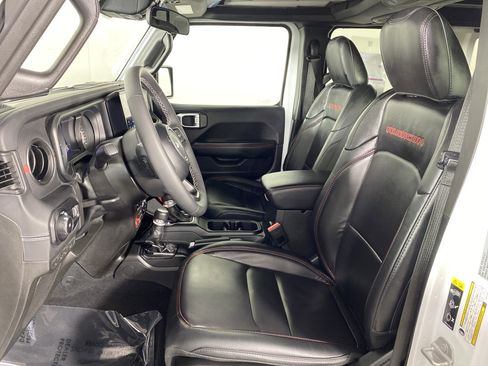 Used 2025 Jeep Wrangler Unlimited Rubicon w/ Safety Group image 17