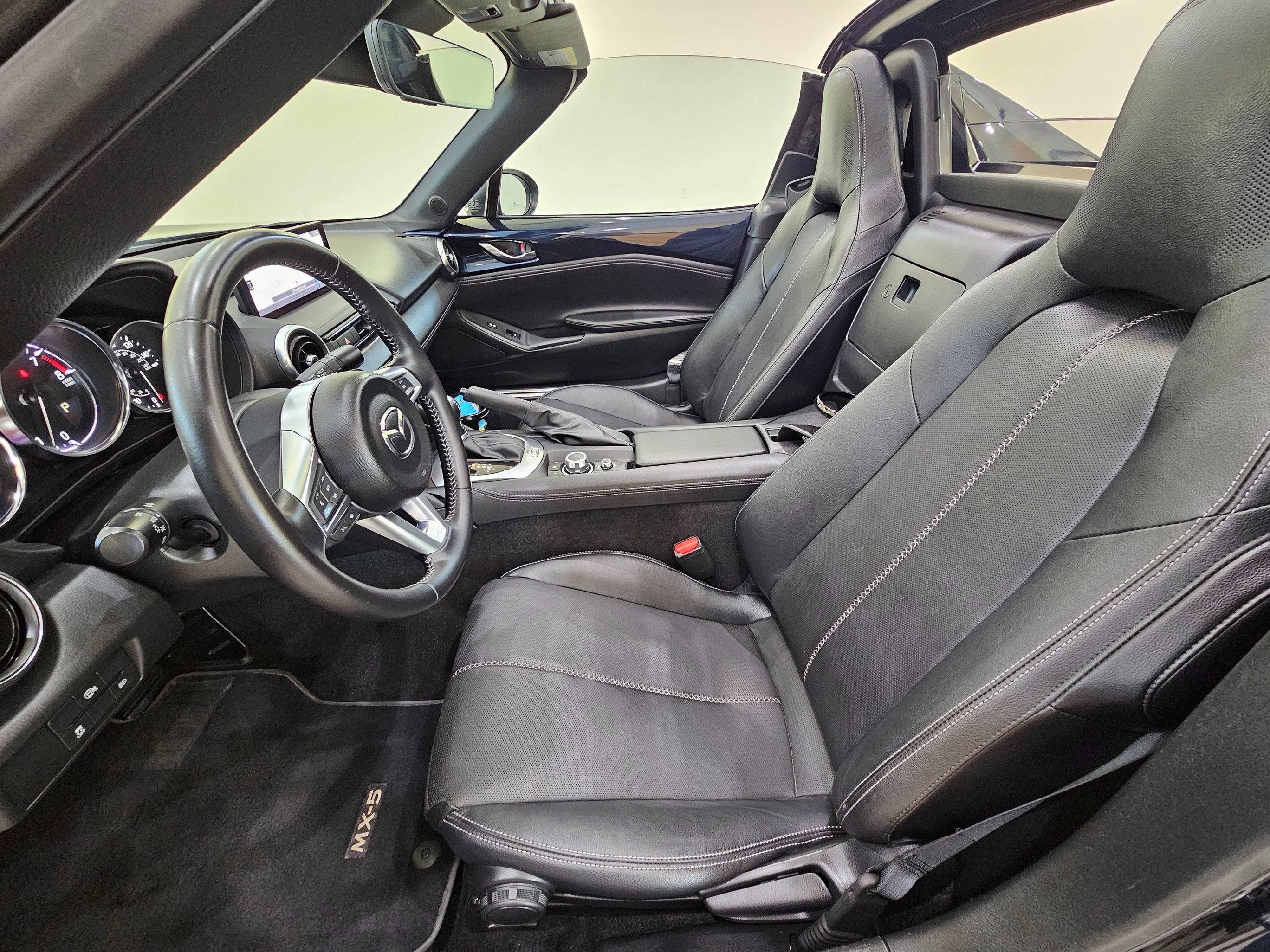 Used 2025 MAZDA MX-5 Miata RF Grand Touring RWD image 27