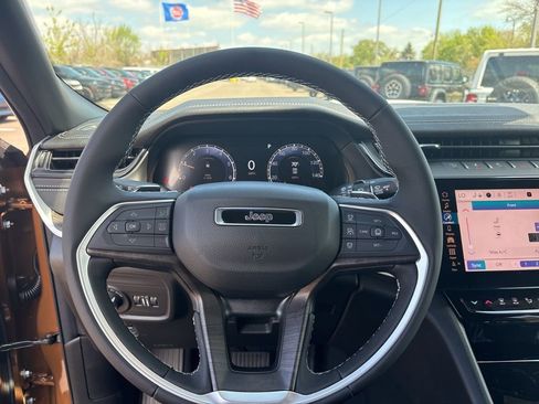 New 2026 Jeep Grand Cherokee L Limited AWD/4WD image 21