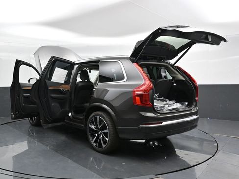 New 2025 Volvo XC90 B6 Plus w/ Protection Package Premier image 50