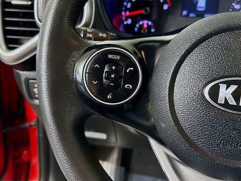 Used 2020 Kia Soul LX image 14