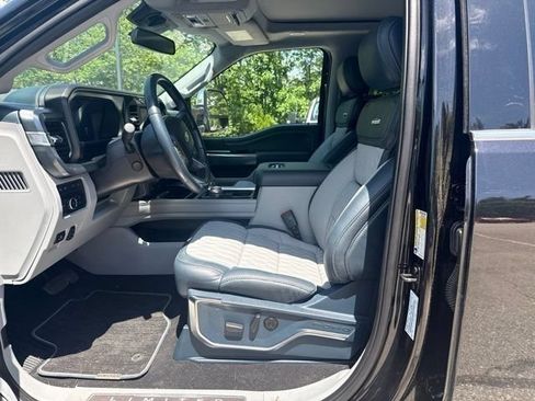 Used 2024 Ford F350 Limited w/ FX4 Off-Road Package AWD/4WD image 17