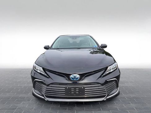 Used 2022 Toyota Camry LE FWD image 2