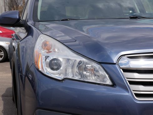 Used 2014 Subaru Outback 2.5i Premium w/ Accessory Value Package (OYY) AWD/4WD image 16