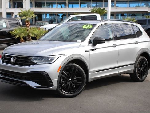 Used 2022 Volkswagen Tiguan SE R-Line FWD image 1