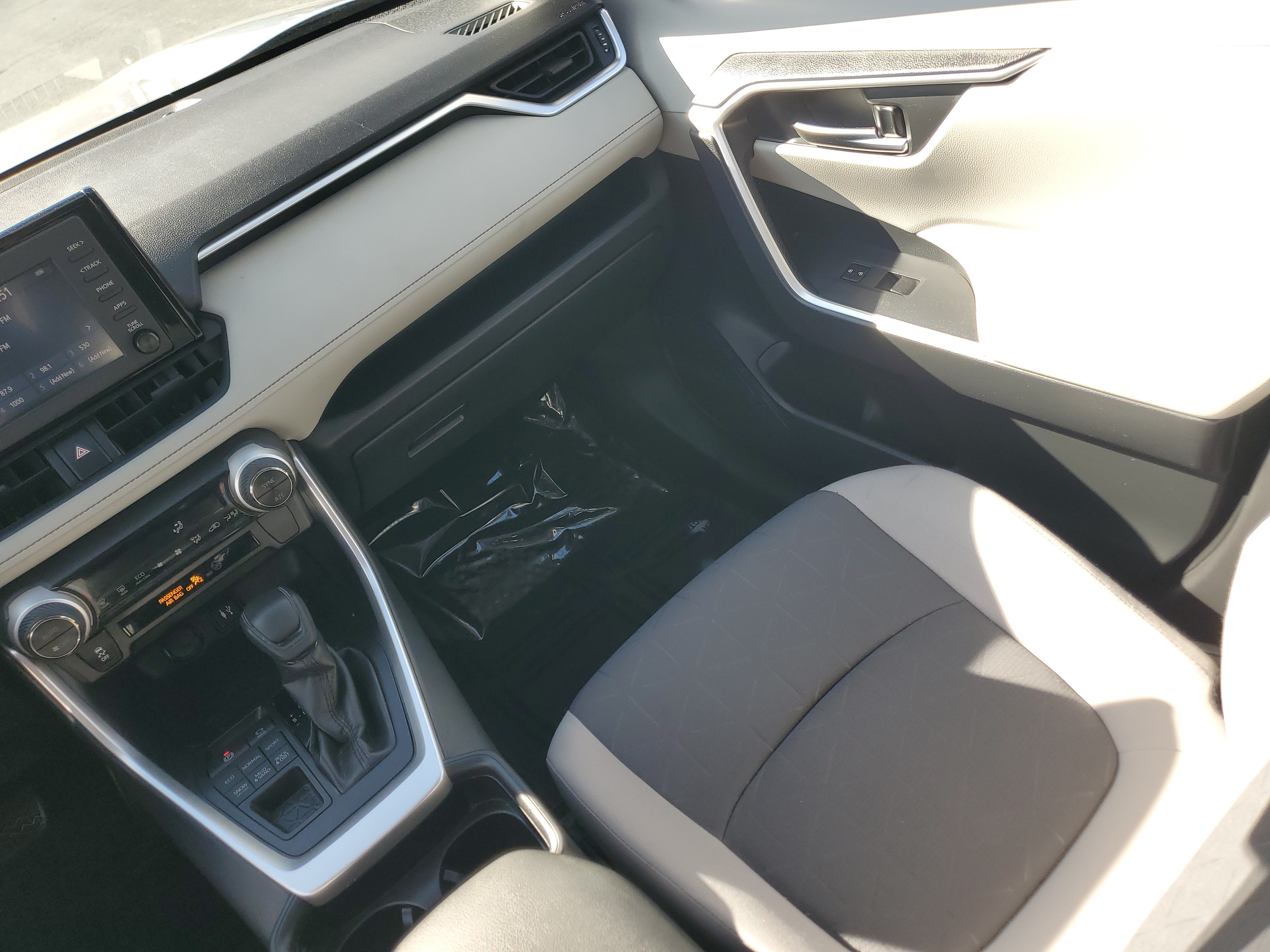 Certified 2019 Toyota RAV4 XLE w/ All Weather Liner Package AWD/4WD image 15