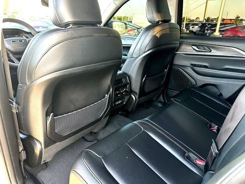 Used 2024 Jeep Grand Cherokee Limited AWD/4WD image 21