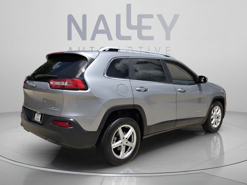 Used 2016 Jeep Cherokee Latitude FWD image 5