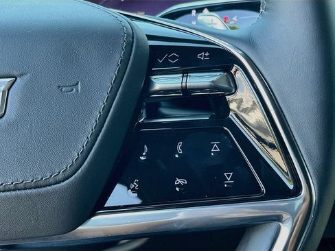 New 2026 Cadillac Escalade Platinum Sport w/ LPO, ONYX Package AWD/4WD image 19