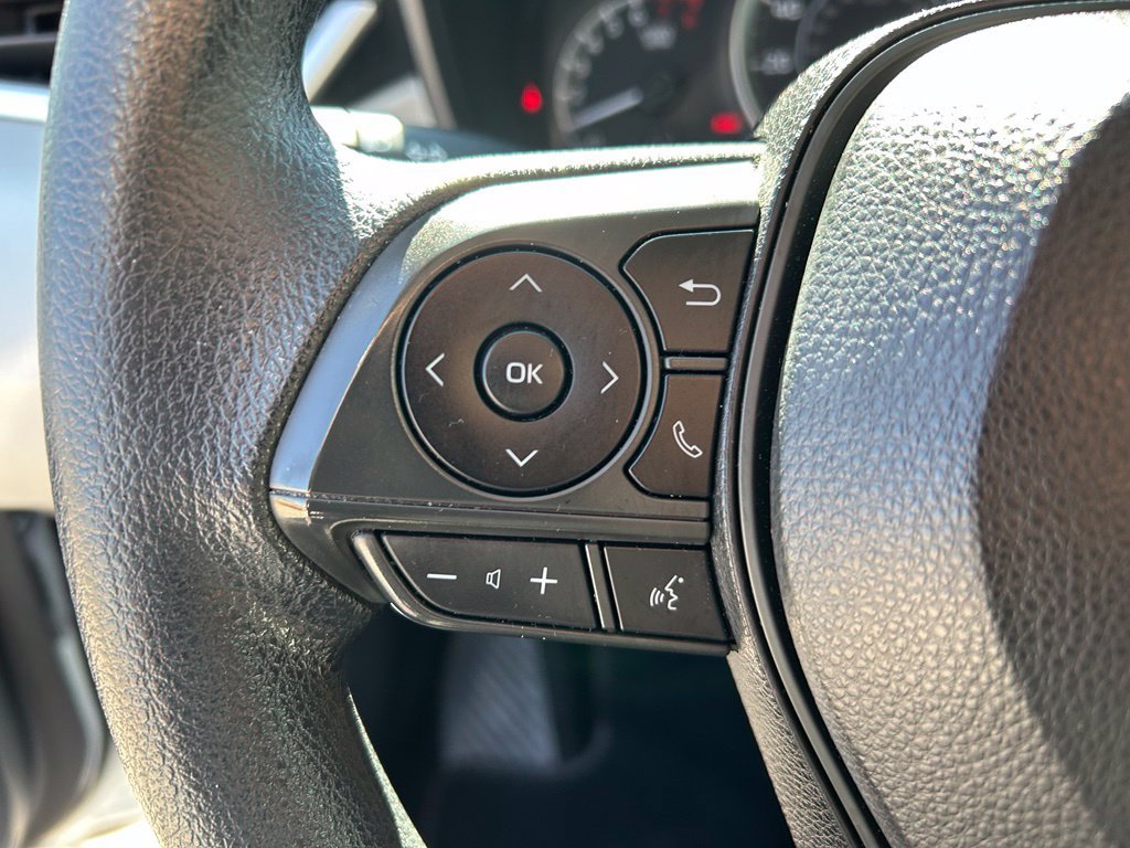 Used 2020 Toyota Corolla LE FWD image 12