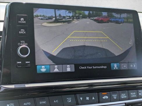 Used 2025 Honda Odyssey Touring image 14