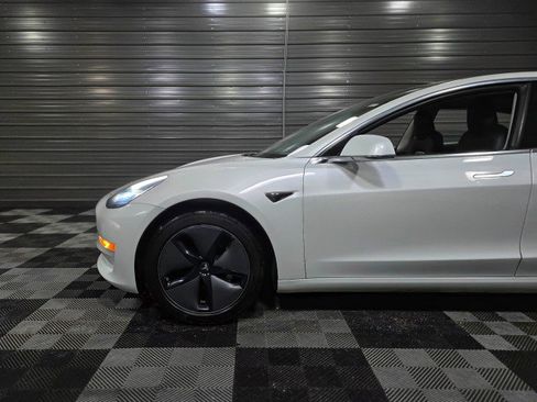Used 2019 Tesla Model 3 Standard Range Plus image 37
