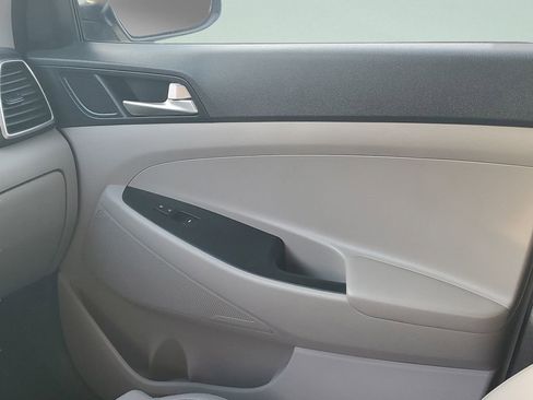 Used 2020 Hyundai Tucson SE w/ Cargo Package image 24