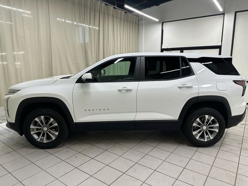 Certified 2025 Chevrolet Equinox LT FWD image 10