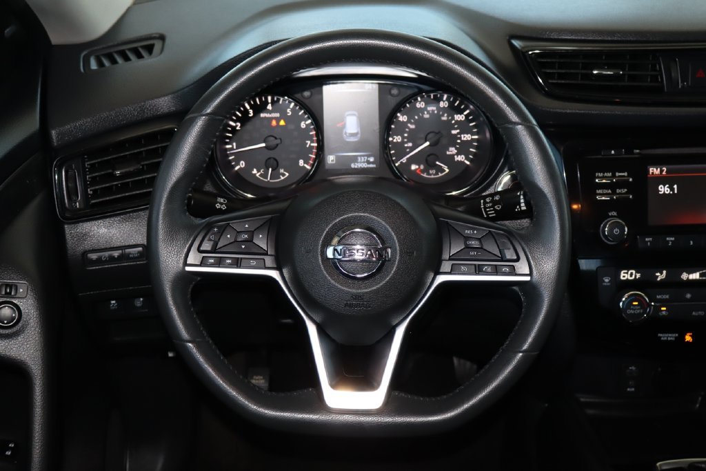 Used 2017 Nissan Rogue SV FWD image 18