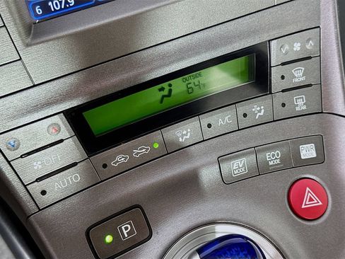 Used 2013 Toyota Prius Two FWD image 15