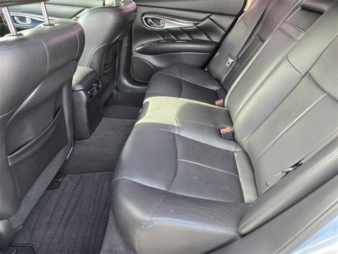 Used 2017 INFINITI Q70 3.7 image 14