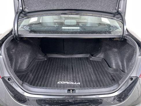 Used 2017 Toyota Corolla XLE image 20