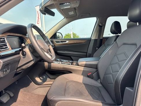 Used 2024 Volkswagen Atlas SE FWD image 14