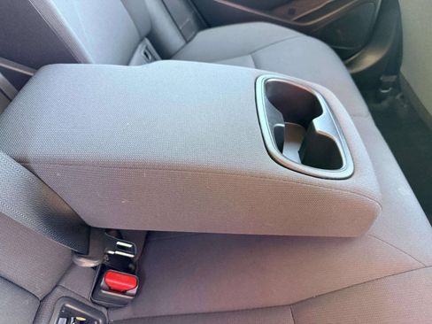Used 2022 Toyota Corolla LE FWD image 25