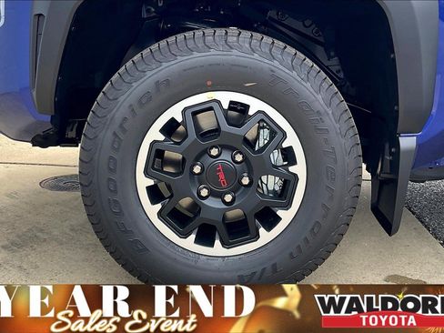 New 2025 Toyota Tacoma TRD Off-Road image 15