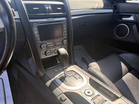 Used 2009 Pontiac G8 w/ Premium Package RWD image 26