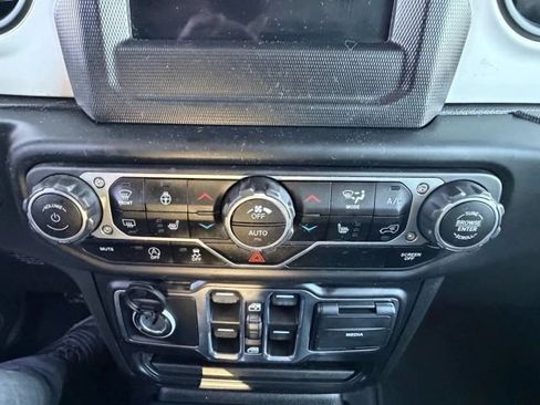 Used 2021 Jeep Wrangler Unlimited Sport AWD/4WD image 27