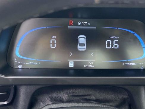 Certified 2025 Hyundai Elantra Sport image 27