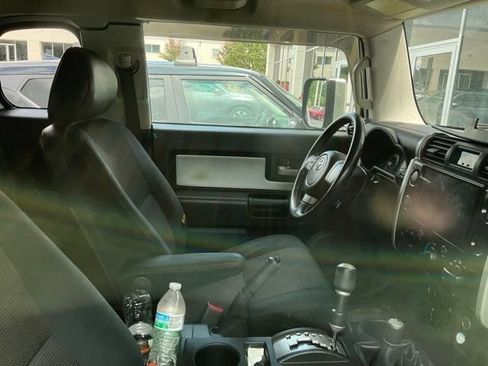 Used 2007 Toyota FJ Cruiser 4WD image 3