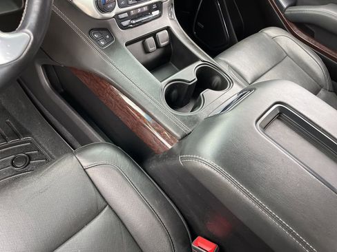 Used 2020 GMC Yukon SLT w/ Premium Edition image 21