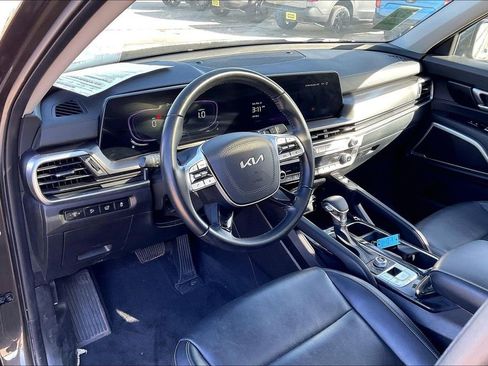 Used 2025 Kia Telluride S image 7
