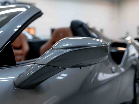 Used 2018 Ferrari 488 Spider image 33