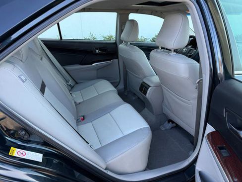 Used 2014 Toyota Camry XLE w/ Leather Package image 19