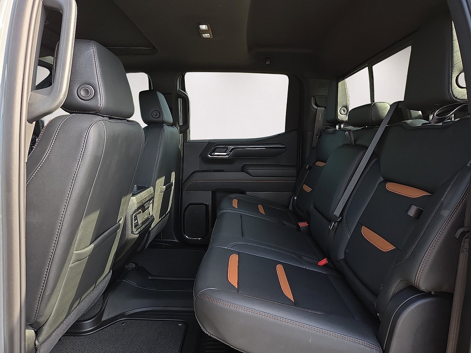 Used 2025 GMC Sierra 1500 AT4 w/ AT4 Premium Package AWD/4WD image 9