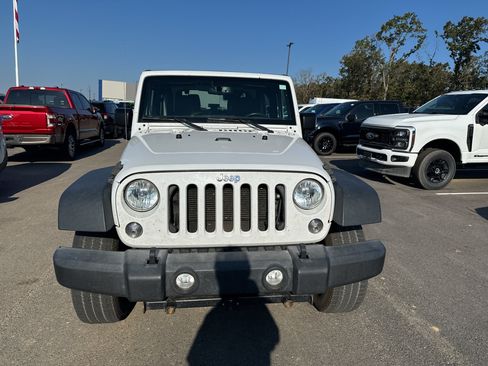 Used 2017 Jeep Wrangler Sport w/ Quick Order Package 24S AWD/4WD image 2