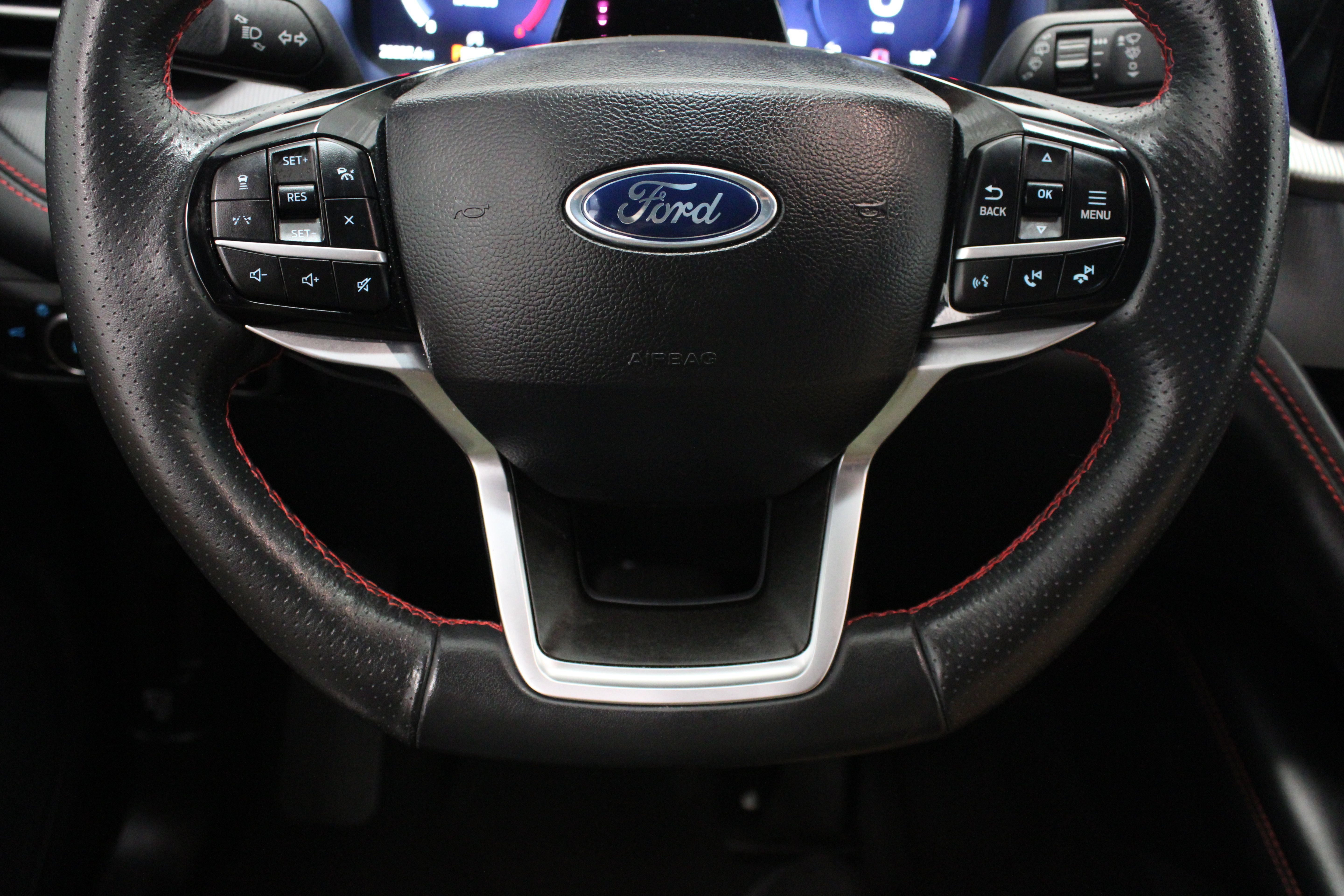 Used 2025 Ford Explorer ST-Line w/ Premium Package RWD image 24