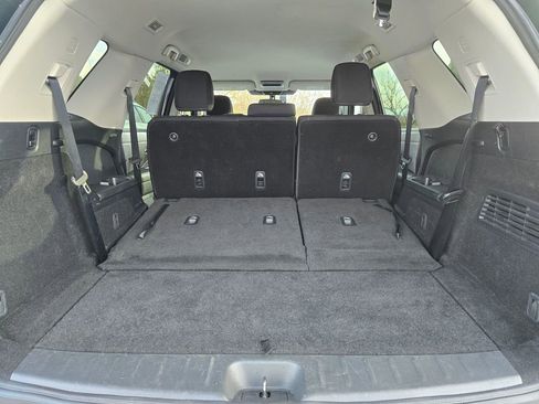 Used 2024 Nissan Pathfinder SV image 17