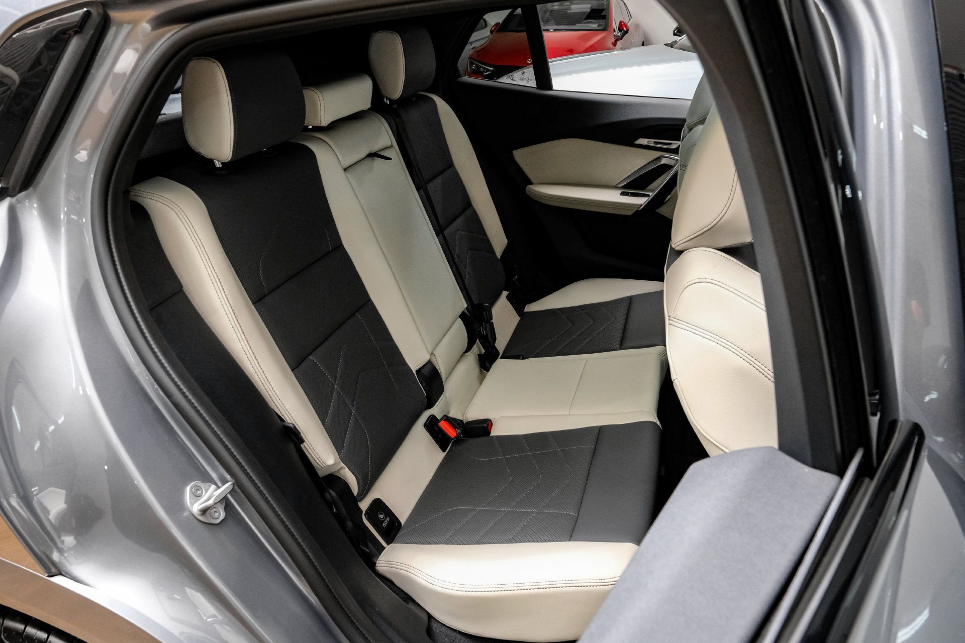 Used 2026 BMW X2 xDrive28i AWD/4WD image 41