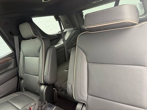 Certified 2024 Chevrolet Tahoe Premier AWD/4WD image 18