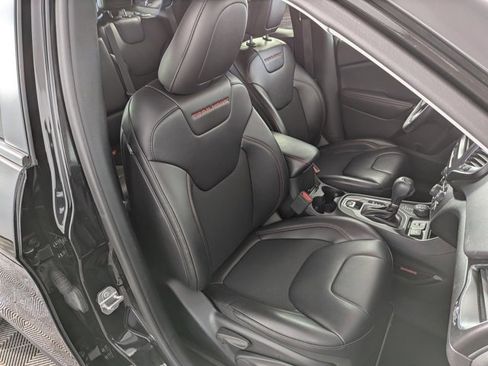 Used 2019 Jeep Cherokee Trailhawk w/ Comfort/Convenience Group image 28