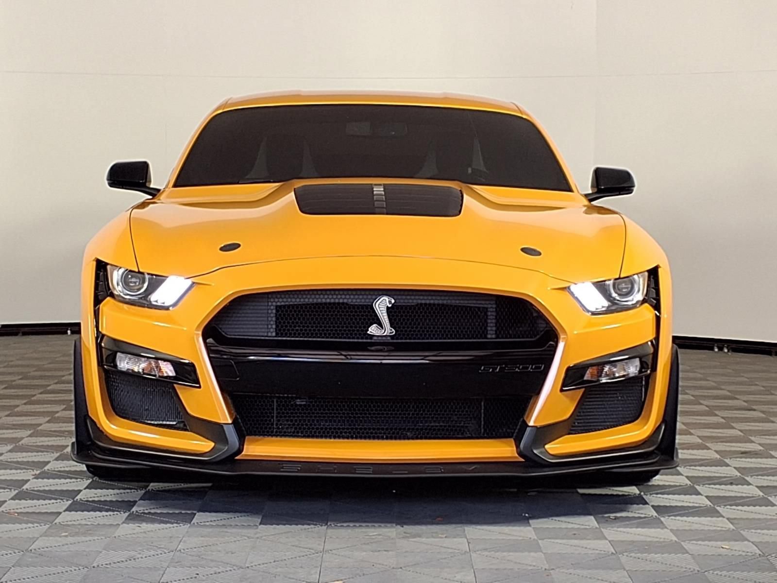Used 2022 Ford Mustang Shelby GT500 w/ Technology Package RWD image 2