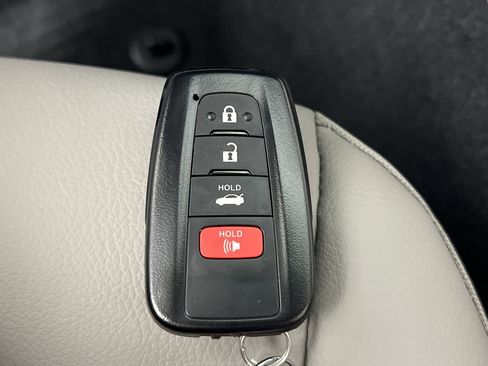 Used 2024 Toyota Camry SE image 36