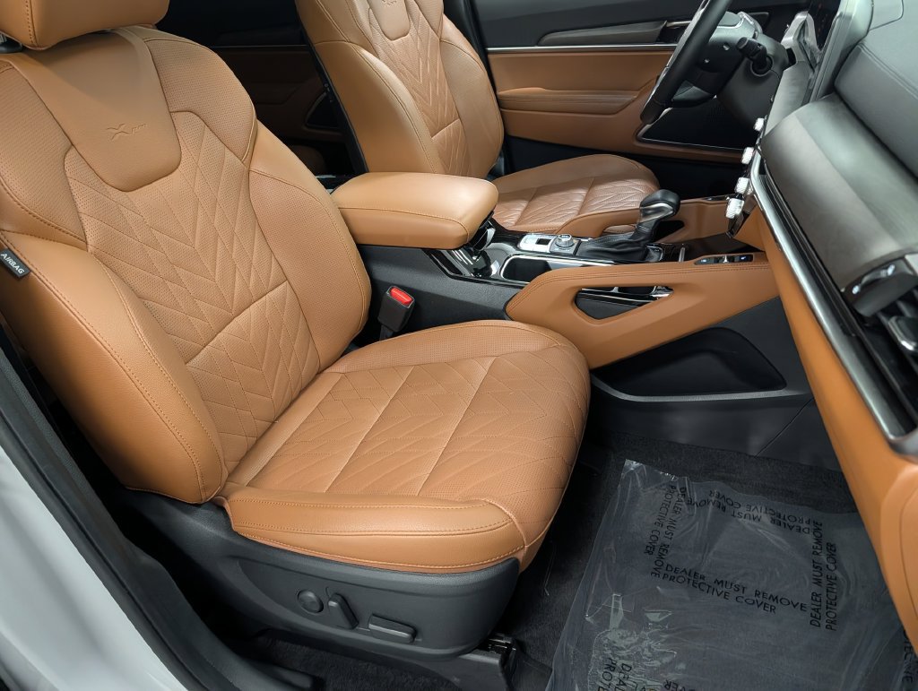 Used 2025 Kia Telluride AWD image 36