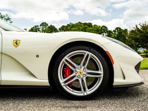 Used 2019 Ferrari 812 Superfast image 11