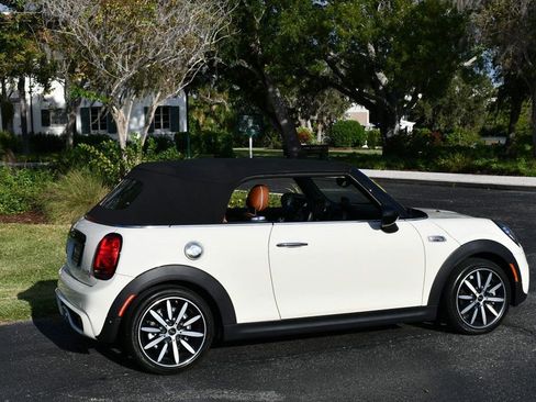 Used 2021 MINI Cooper S image 6