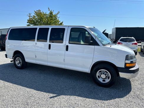Used 2019 Chevrolet Express 3500 LT w/ LT Preferred Equipment Group RWD image 7