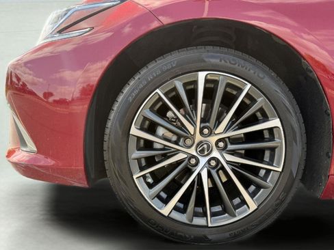 Certified 2023 Lexus ES 250 w/ Premium Package AWD/4WD image 30