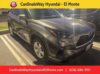 Used 2022 Toyota Highlander LE video 1